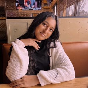 Meet your Posher, Dhara